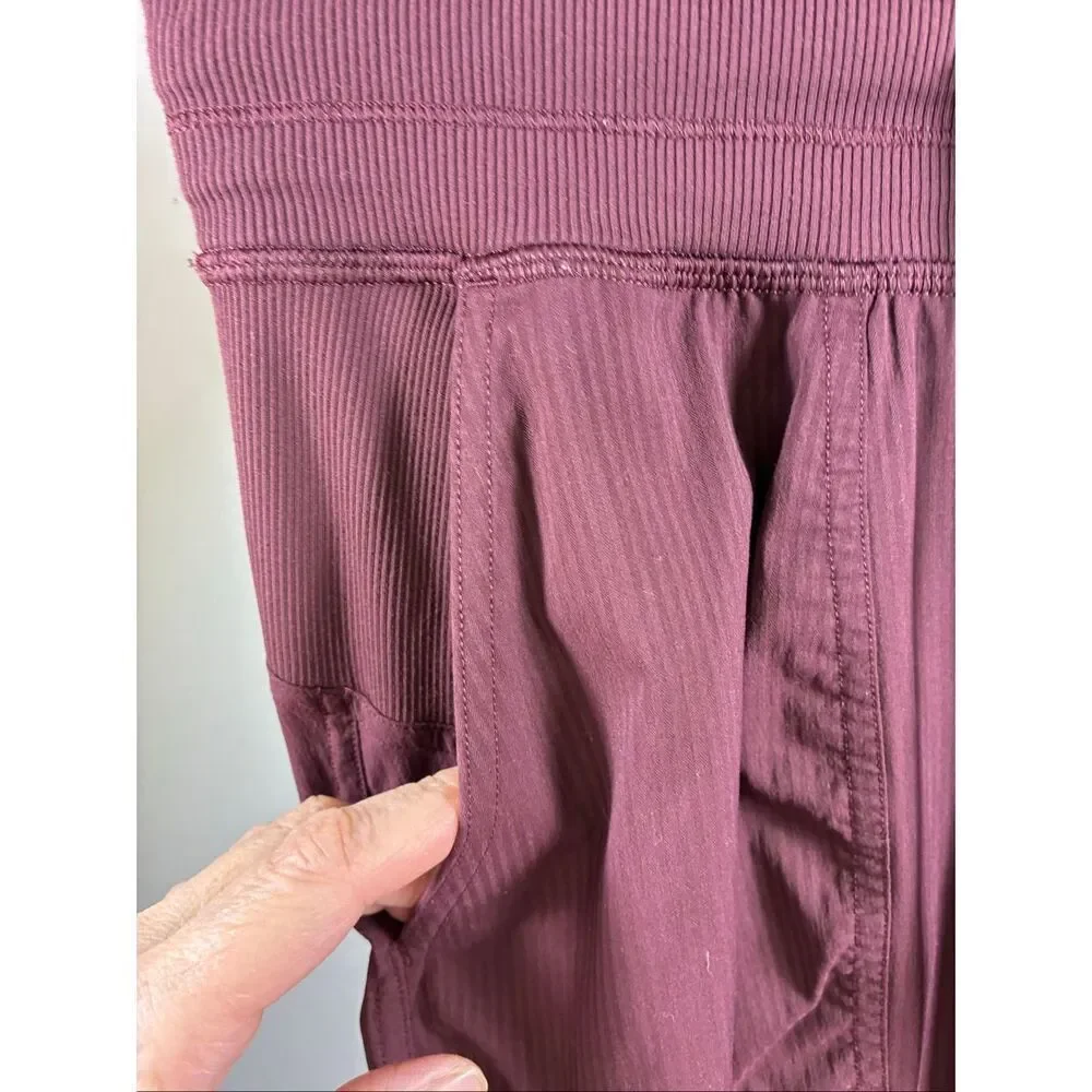 Lululemon Dance Studio Joggers Full Length in Garnet Size 2
